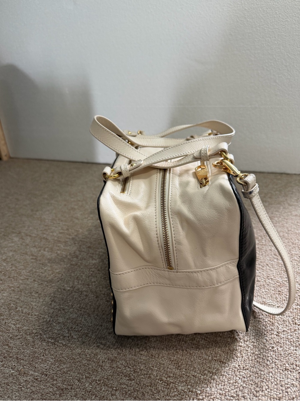 Authentic Badgley Mischka Nina Cube satchel/shoulder bag cream/black, EUC - Picture 3 of 10
